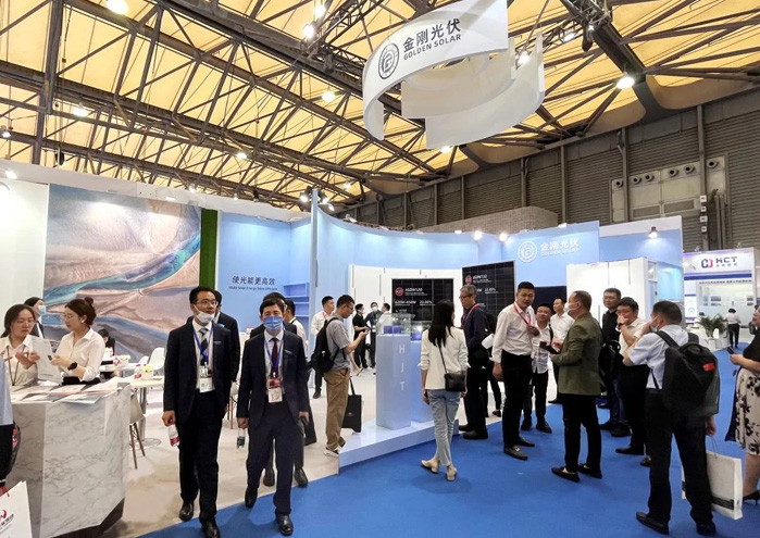 365电竞光伏初次亮相SNEC光伏大会暨(上海)展览会，超高人气见证品牌实力！
